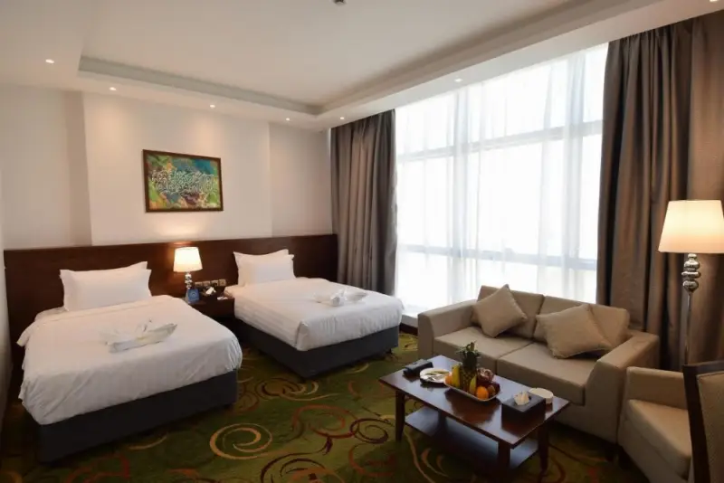 Standard Twin Room image 4