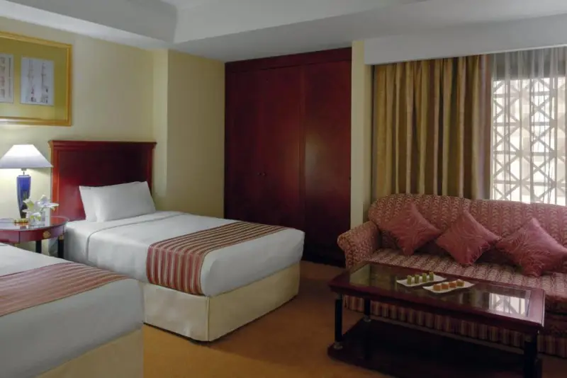 Corner Family Suite with One King and Two Twin Beds - Smoking afbeelding 5