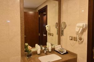 Zaha Al Munawara Hotel - image 32