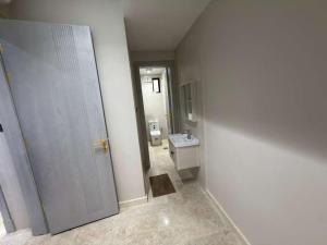 Aurion Executive Apartment - Next to Rashid Mall - Self Check-in - صورة 10