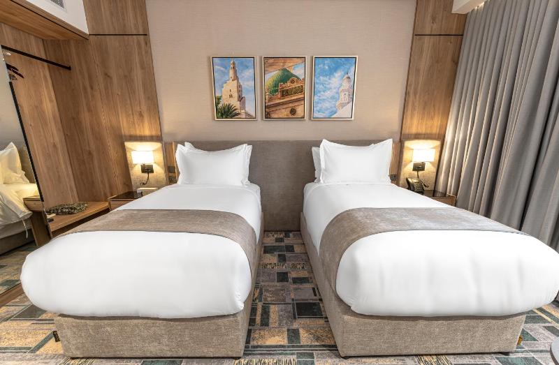 Double or Twin Room image 5